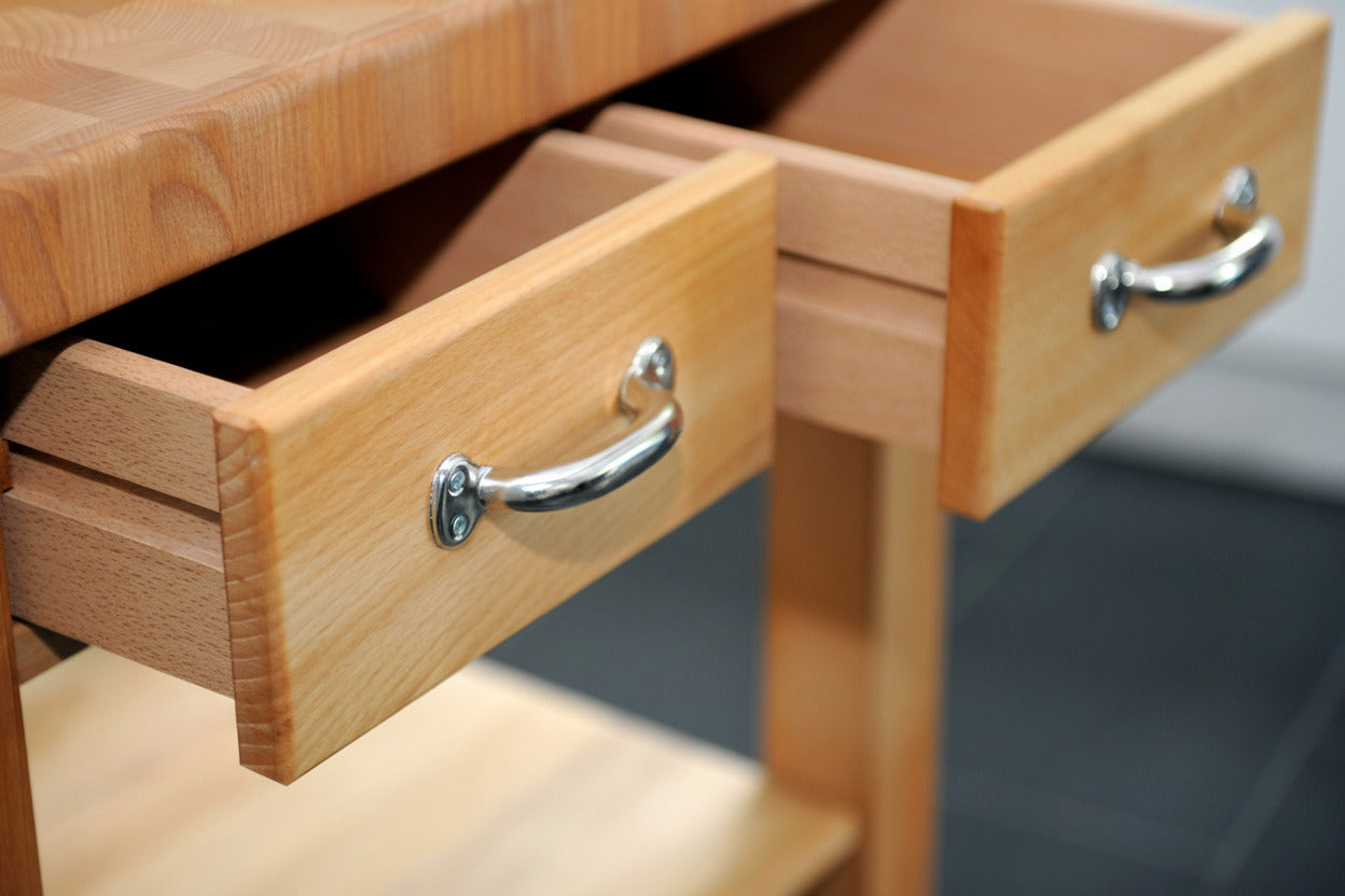 Küchenwagen Mobil 4 aus massiver Buche. 64 x 50x 83cm (Breite x Tiefe x Höhe) mit 4.8cm Hirnholzplatte, 2 Schubladen, einem Boden und Flaschenablage