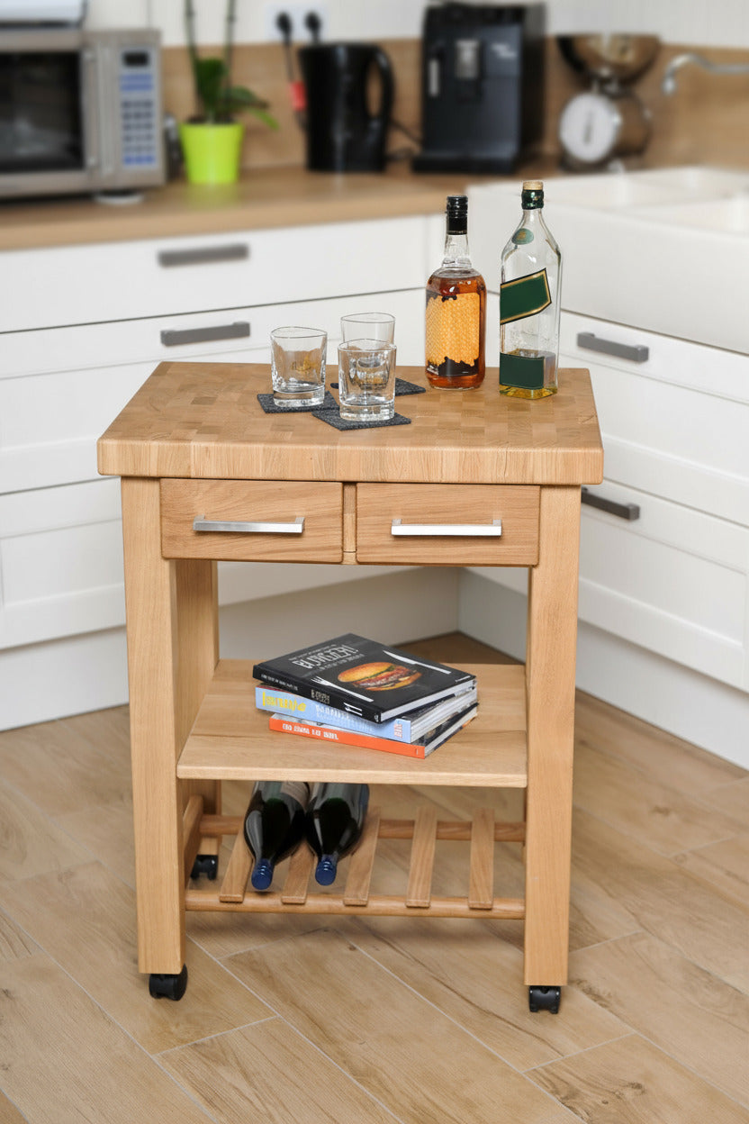 Küchenwagen Mobil 4 aus massiver Eiche. 64 x 50x 83cm (Breite x Tiefe x Höhe) mit 4.8cm Hirnholzplatte, 2 Schubladen, einem Boden und Flaschenablage